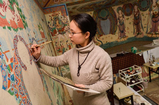 西安艺术家古城复原敦煌石窟壁画