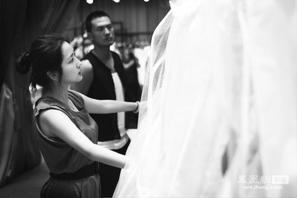 何洁最新婚纱花絮照曝光(图)