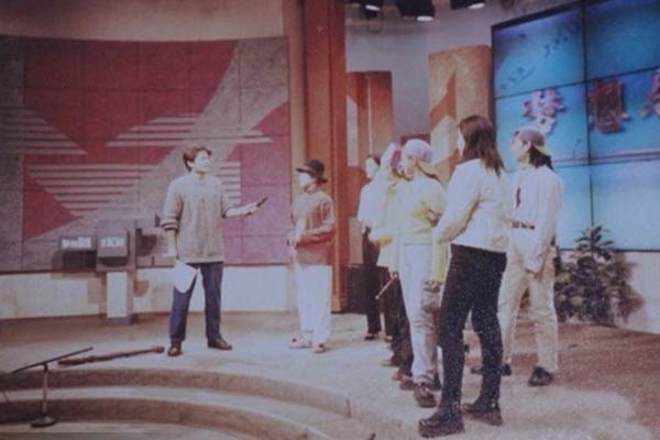 网曝毕福剑早年青涩照(图)