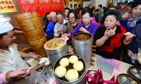 南京包子大会 螺蛳包子2秒钟卖一只