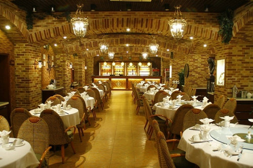 郑州大学_郑州华豫川人均消费(2)