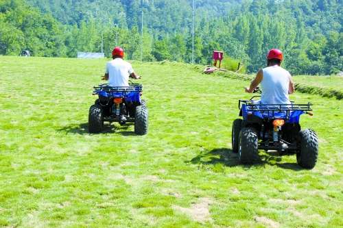 南召猿人山高山滑草场本月底将揭开神秘面纱_河南频道_凤凰网