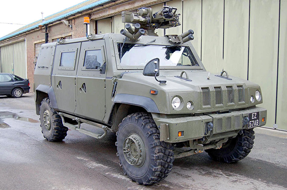 意大利imv车参加俄军红场阅兵 成白杨导弹保