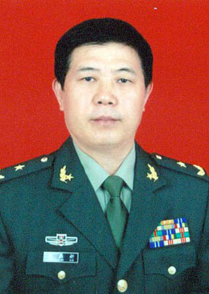 中央军委大幅调整海南省军区领导班子 一次换