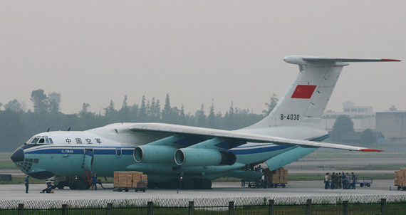 军方透露:中国国产大型军用运输机即将升空 - 飘云的