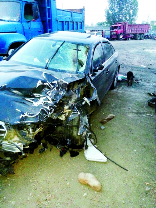 宝丰一奥迪撞飞母子3人仍狂奔200米 肇事者已