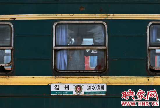 郑州铁路局列车重回绿色时代 全新概念“绿皮车”回归_河南频道_凤凰网