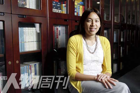 如今,她和丈夫彼得·海斯勒(中文名何伟,著有《江城《甲骨文》