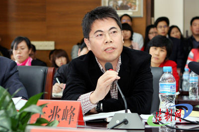 薄熙来辩护律师为李贵方和王兆峰