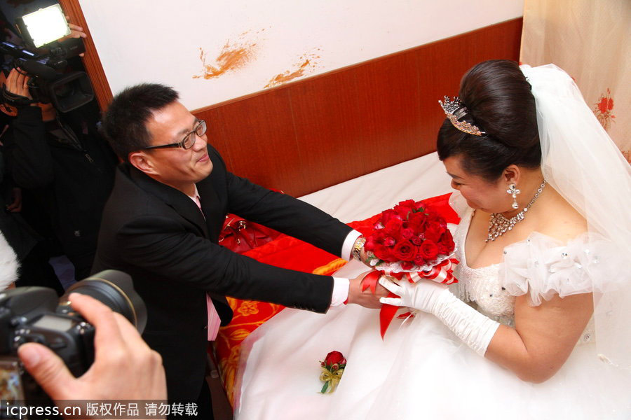 女大力士名花有主