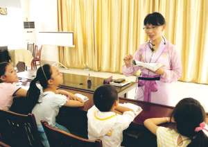 如何进行国学教育 rdn_561da7421003d.jpg