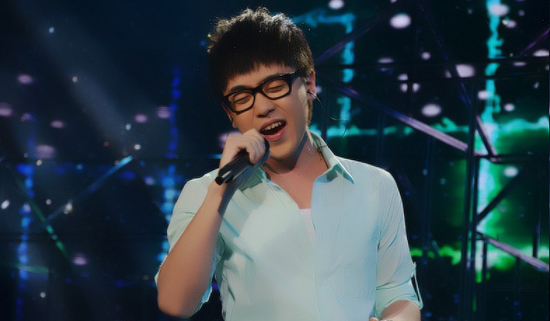 刘心小清新装扮亮相 亲力改编翻唱经典民歌