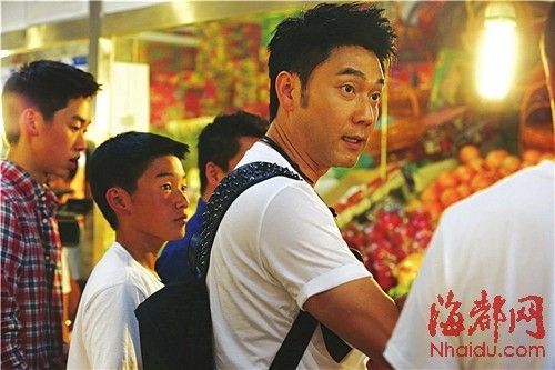 林依轮一对儿子曝光面对镜头害羞（图）