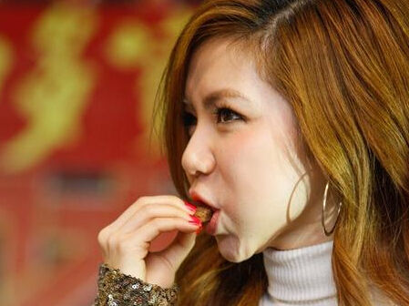 邓紫棋避绯闻称与张杰联系少:和娜姐比较多|娜姐|粉丝_凤凰音乐