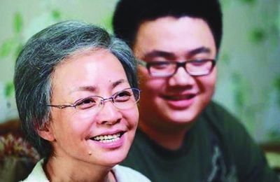 宋丹丹爆料儿子巴图正在热恋中:让他享受爱情