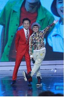 何炅微博辟谣跳槽光线传媒事件:我就呵呵然后