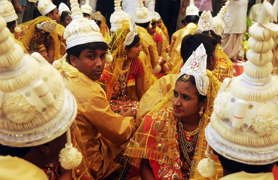 印度:加尔各答举行集体婚礼