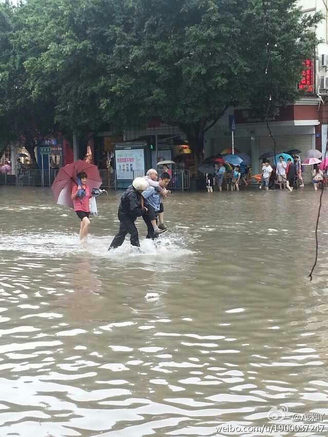 深圳特大暴雨照片 (高清组图)_丹东新闻网