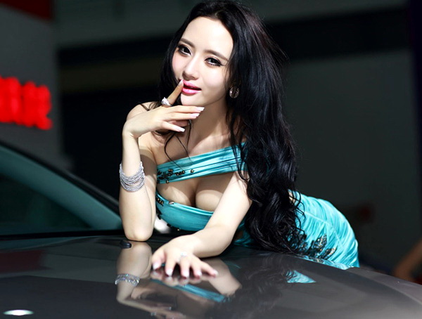 惊艳全场的<em>惹火</em>大胸<em>美女</em>霸气外露_汽车频道_