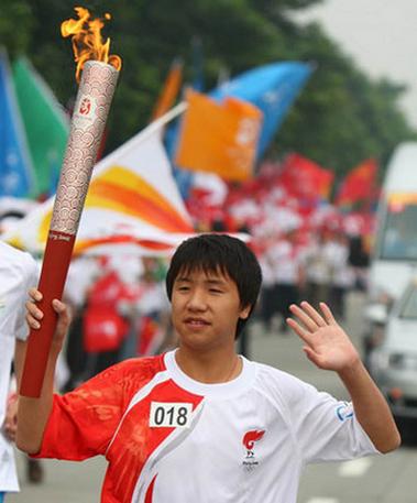 抗震小英雄涉嫌诈骗:诈骗数额巨大或将获刑十