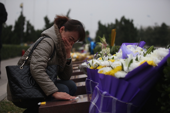 天津滨海新区爆炸百日 烈士陵园举行祭奠活动