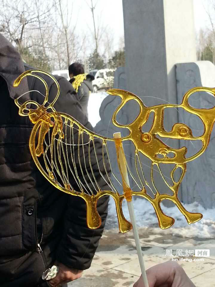 2014宝丰马街书会精彩开锣 民间艺人表演吹糖