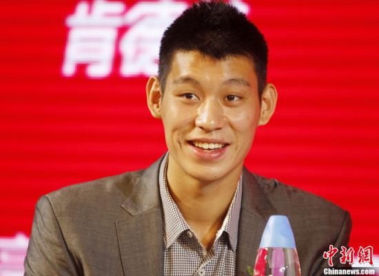 媒体追问林书豪:是否会像姚明一样加入中国队