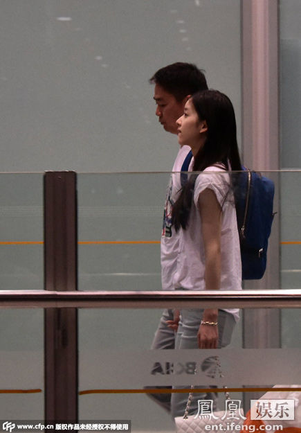 奶茶妹妹刘强东十指相<em>扣</em>甜蜜回京_海南频道_