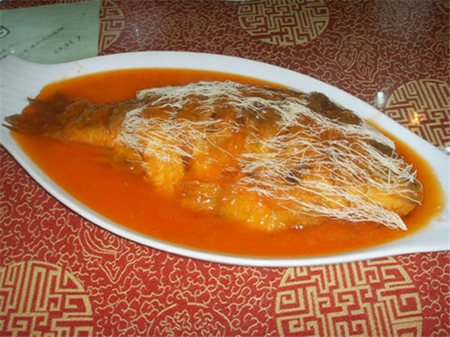 软嫩鲜香蓬松酥脆 豫菜经典名菜鲤鱼焙面