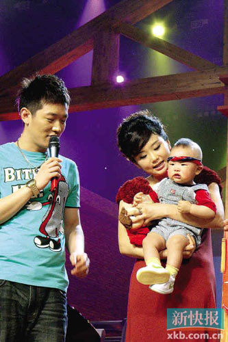 《天天向上》主持人田源被爆劈腿 女方称要搞