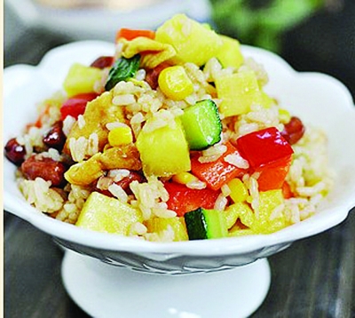 菠萝上市的季节 来一份田园菠萝炒饭