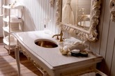 如果你不喜欢简约风格，而梦想拥有像19世纪欧洲王室那样的豪华浴室，你一定会对意大利家居品牌 Savio Firmino 的1941 COLLEZIONE BAGNO系列非常钟爱。（实习编辑：容少晖）