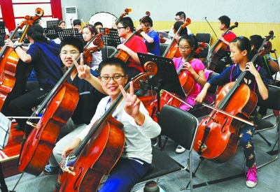 武汉10岁“小小提琴家”萧意浓举办个人独奏音乐会