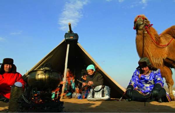 华西村人均收入_鄂尔多斯人均财富(3)