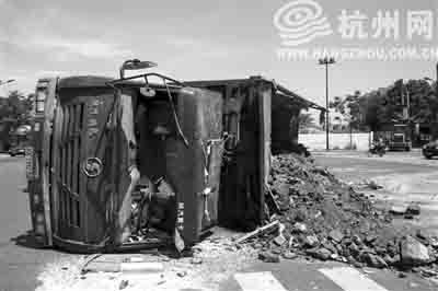 事故現(xiàn)場(chǎng)攝影嚴(yán)嘉俊