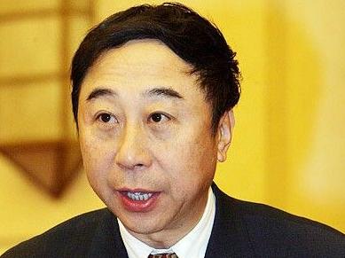 冯巩忙撇清关系:那是个人行为