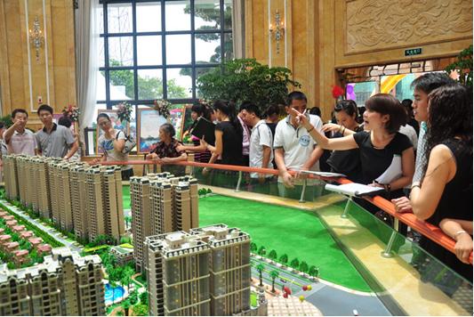 品牌号召 千人见证 碧桂园天麓山销售中心耀世