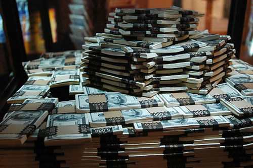 防务短评:台湾天价军购 不如和大陆比赛烧美元