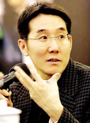 海岩点评2013年高考作文:同学关系很尖锐