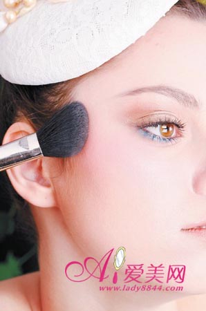 新娘妆教程 新娘晚妆变妆的画法_时尚频道_凤