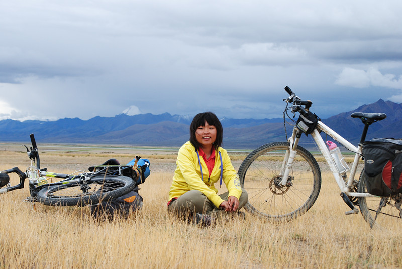 星星，女，20岁，学生，累计里程：12000km ，高中毕业后的暑期开始骑行，第一站就选川藏线。下一步计划8月份骑行青藏线，春节环台湾骑行。
