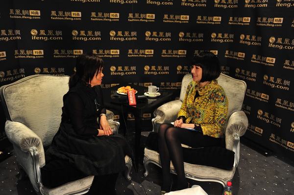 明星捧场华人设计师 夏姿陈6日0:30独家直播