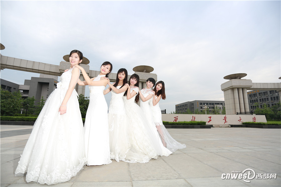  造 得了 航母 扮得了女神 西工大女生穿婚纱嫁给