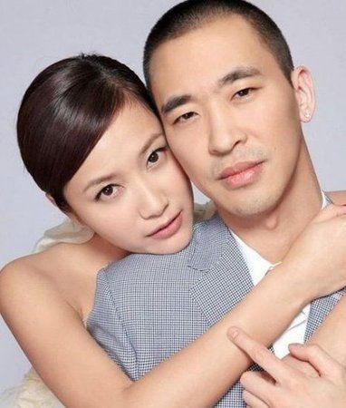 徐静蕾疑似认爱黄立行 经纪人拒绝承认：这是她底线
