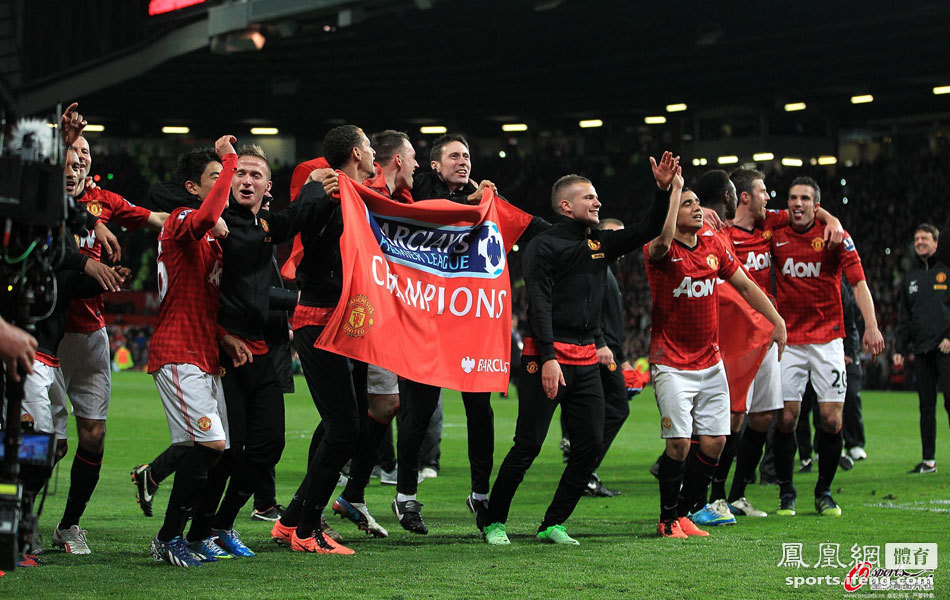 2013年4月23日，2012-2013赛季英超联赛第34轮，曼联3：0胜阿斯顿维拉，范佩西帽子戏法红魔提前4轮加冕20冠。