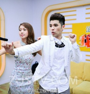 我不是明星秦沛女儿索吻房祖名 <em>姜氏兄妹</em>资料