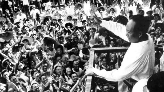 《东湖梅岭毛泽东》央视首播 记录接地气伟人