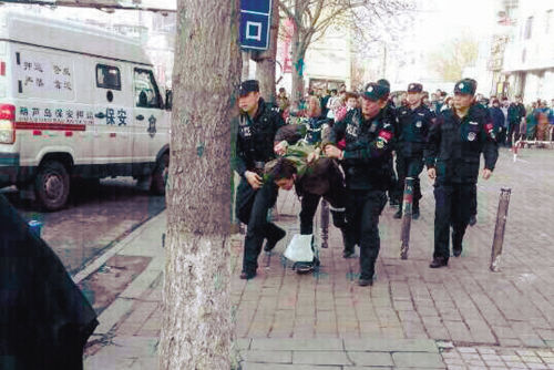 葫芦岛男子持枪抢劫运钞车 全因妻子一句话(图