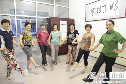 工行淄川支行因地制宜开辟第二老年活动室_山东频道_凤凰网