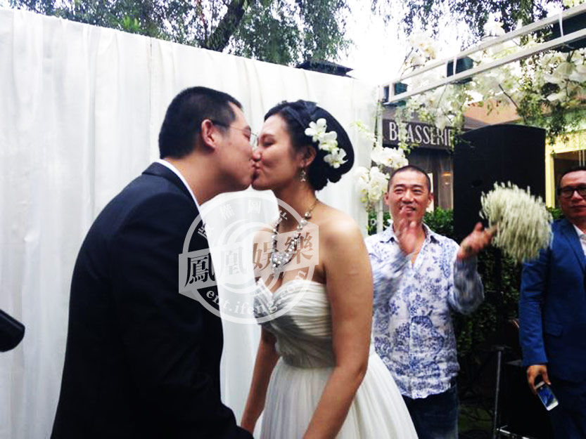 王朔女儿今日大婚 冯小刚赵宝刚陈丹青现身道